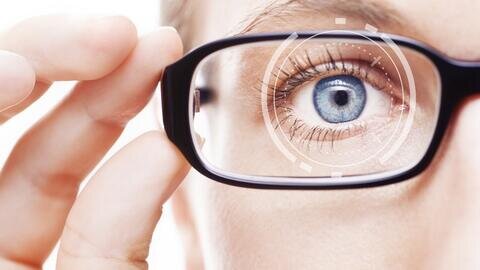 عینک طبی برای چشم سالم